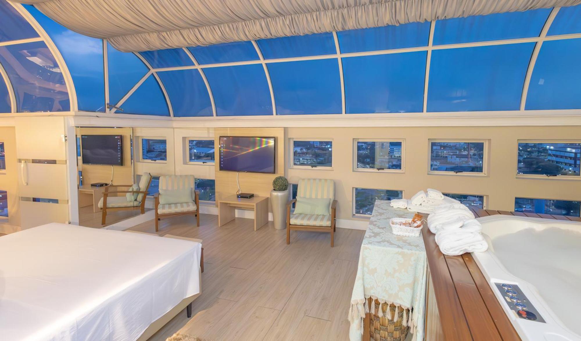 Lizon Hotel 4*